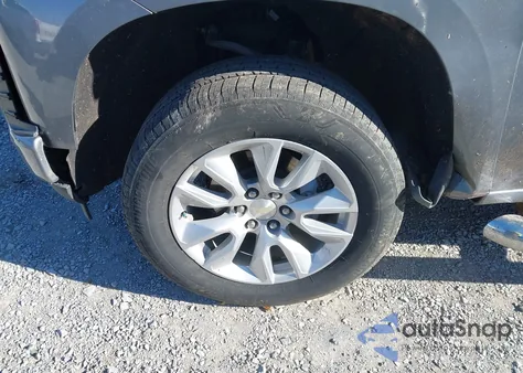 2021 Chevrolet Silverado 1500 4Wd Short Bed Custom z USA, uszkodzony, nr VIN 3GCPYBEK6MG252169